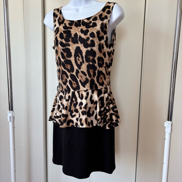🎉4/30$🎉 Dressing de Jola Peplum Dress – Size Small (Ptp 16” stretch to 20”) - Picture 2 of 5